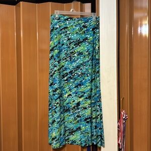 Gorgeous new without tags, Jones studio size medium, maxi skirt